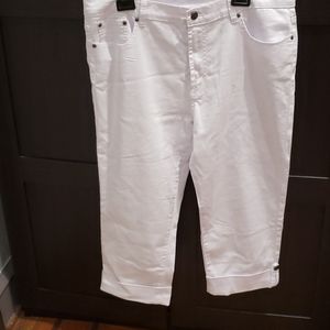 White cropped jeans